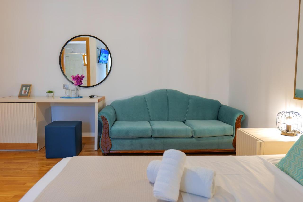 Royal 1967 Bed & Breakfast Himare Ngoại thất bức ảnh